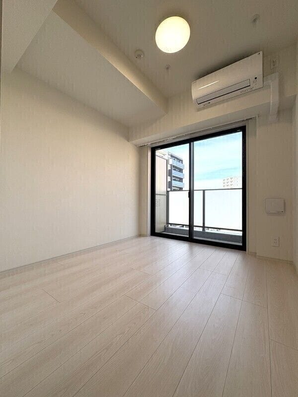 プレール・ドゥーク川口並木 803