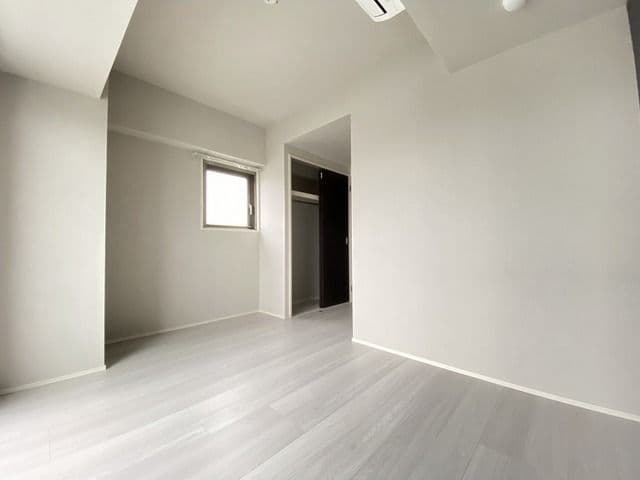 Anela Court 203