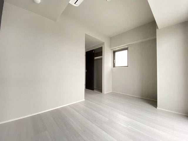 Anela Court 402
