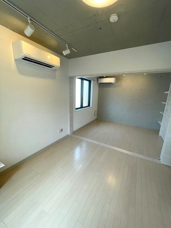 VARIE AKIBA Due(ヴァリエアキバデュー) 401