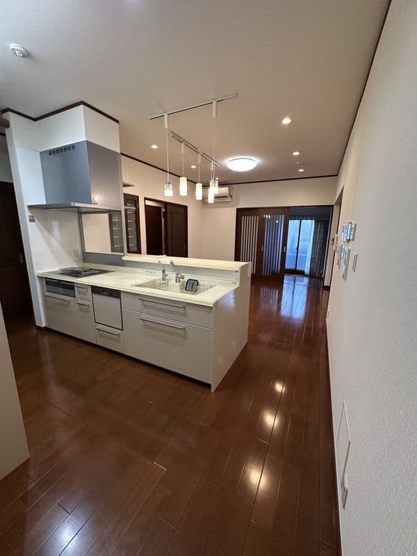 西新井栄町2丁目K戸建 28万円/なし/入力なし