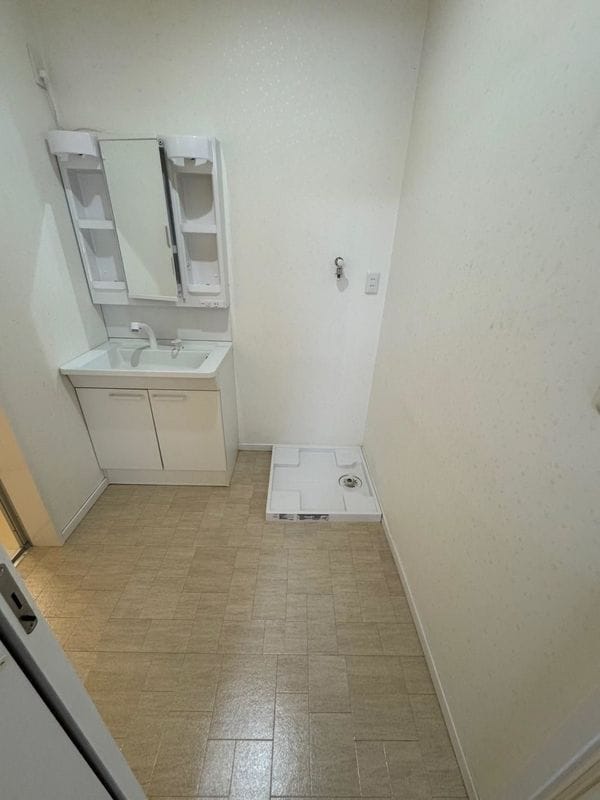山手戸建 20万円/なし/なし