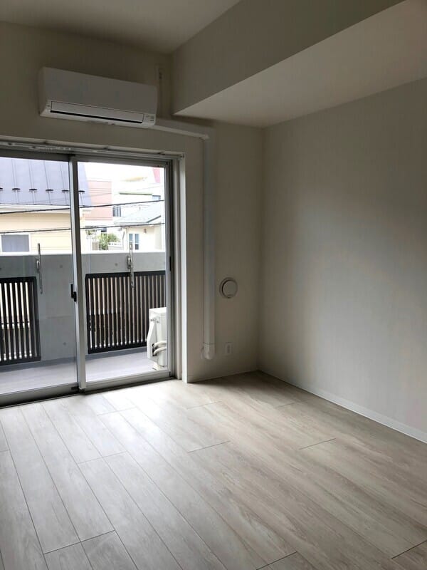 YK ベルヴィル 202