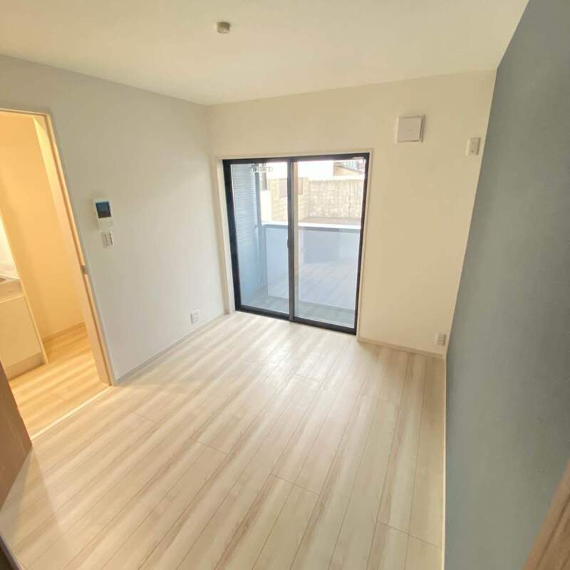 メルディア西新井本町 102